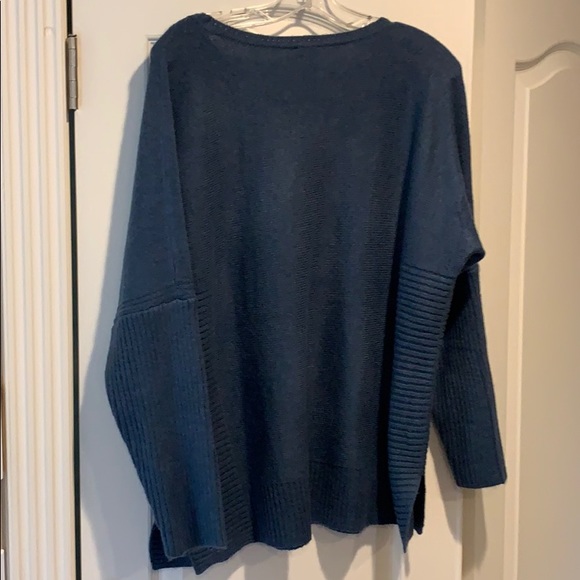 Chico’s Casual Blue Sweater NWT Sz 2 - Picture 3 of 5